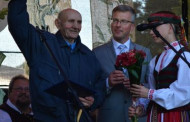 Ženklu „Už nuopelnus Jurbarko kraštui“ apdovanotas ilgametis bandonininkas Benediktas Toliušis