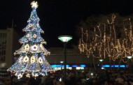 Palanga įžiebė miesto eglę ir suspindo tūkstančiais šventinių lempučių