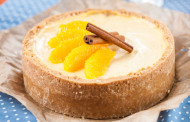 Artėjant sūrio mylėtojų dienai išsikepkite su juo apelsinais kvepiantį pyragą (receptas)