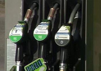 Mokesčių specialistai, tikrindami įmonėje degalų apskaitą, po nuolaidų kortelėmis aptiko „pusmilijoninę darbuotojų skolą“