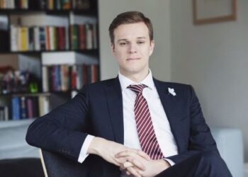 G. Landsbergis: „Politikai neturėtų reikalauti sumažintų atlyginimų kompensavimo“