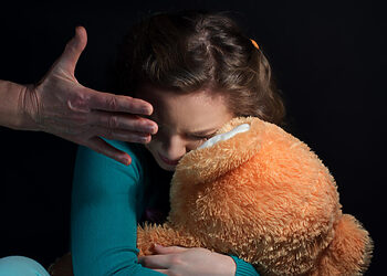 Kiek lietuvių pateisina smurtą prieš vaikus ir ar jį atpažįsta?