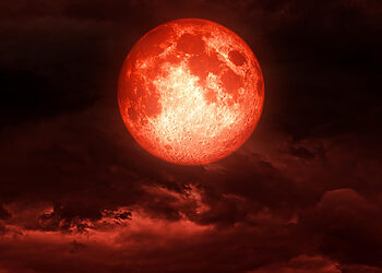 Ketvirtadienį Lietuvoje bus matomas „Kruvinasis mėnulis“