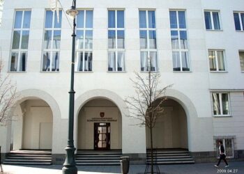 Konstitucinis teismas: apmokėjimo už valstybės garantuojamą teisinę pagalbą sistema – teisėta