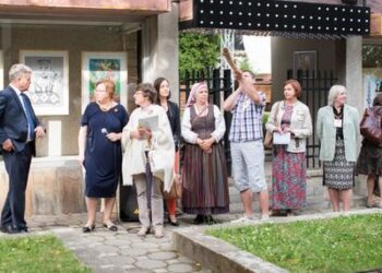 Respublikinio piešinių konkurso „Langas į Lietuvą“ dalyvių paroda – „Saulės žiedo“ žiedlapis