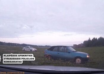 NUO KLAIPĖDOS APSKRITIES POLICIJOS BĖGLYS NEPASPRUKO (VIDEO)