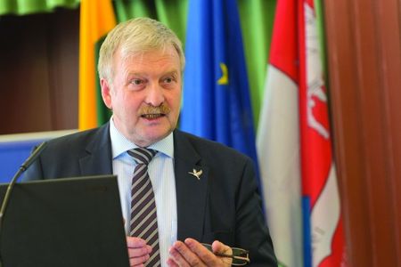 Bronis Ropė: jėgų balansą pieno rinkoje atstatys bendras ES reguliavimas