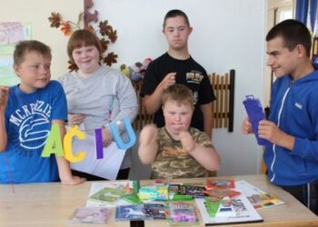 Beveik 1500 skurstančių vaikų rugsėjo pirmąją pasitiks alkani ir tuščiomis kuprinėmis