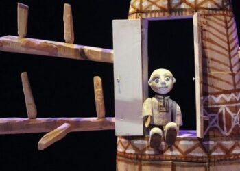 Visi mes – tarsi pasaulio medžio šakos