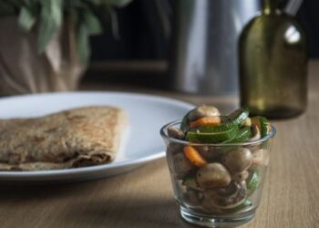 Speltos blynas su daržovėmis ir grybais