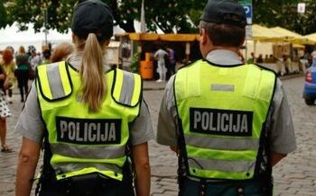 Senolę apvogusiam vyrui pasprukti nuo pareigūno nepavyko