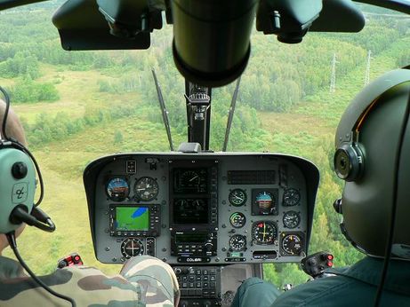 Dingusią 95-erių grybautoją pasieniečių pilotai aptiko sunkiai praeinamuose brūzgynuose