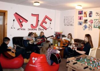 Jaunystė nesiderina su vienatve