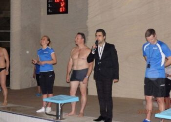 „Atostogų parko“ atidarymo netradicinėse plaukimo varžybose – ir Plungės rajono savivaldybės meras