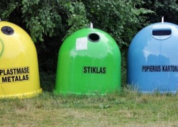 Plungės gyventojai rūšiuoja