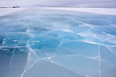 Informacija dėl saugaus elgesio ant vandens telkinių ledo