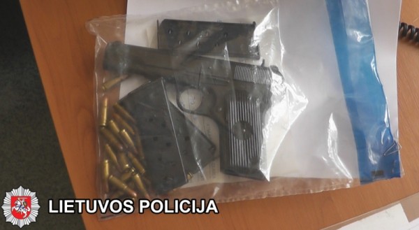 Klaipėdos apskrities policija sutramdė ginklais prekiavusius užsieniečius brolius