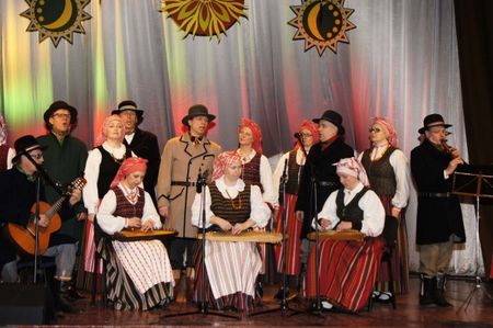 Plungės kultūros centras kviečia švęsti Lietuvos valstybės atkūrimo dieną