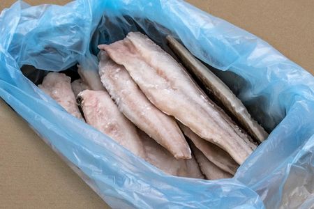 Klaipėdos žuvininkystės produktų aukcionas į vietos rinką tieks pigesnę šviežią apdorotą Baltijos žuvį