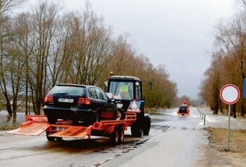 Potvynio banga jau pasiekė pamario kraštą – ant kelių net iki 80 cm vandens