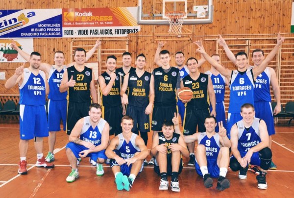 Šiaulių policijos pareigūnai išpildė azartiško krepšinio gerbėjo svajonę