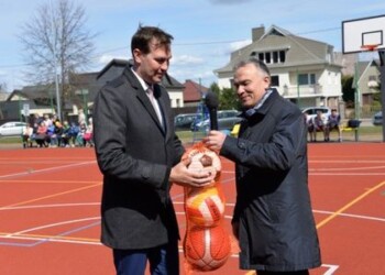 Atidaryta daugiafunkcinė sporto aikštelė