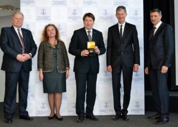 Akmenės savivaldybės meras Vitalijus Mitrofanovas apdovanotas padėkos ženklu už paramą verslui