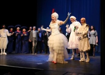 Valstybiniame Šiaulių dramos teatro scenoje Tarptautinės teatro dienos proga išdalintos premijos ir nominacijos