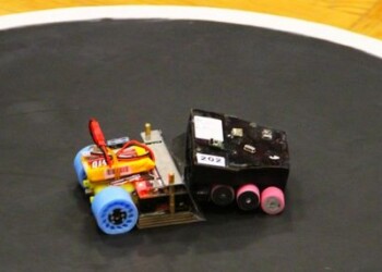 Robotai susirungė konkurse ,,Saulės robotų mūšis“