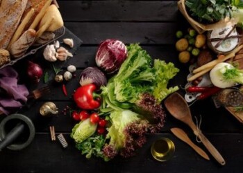 Dietologė pataria: kodėl pavasarį naudinga valgyti žalumynus?