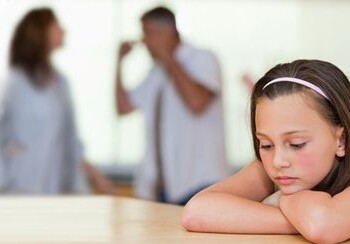 Socialinės rizikos šeimas lanko po darbo