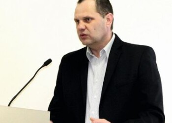 Ugniagesius keičia  savanoriai… ugniagesiai