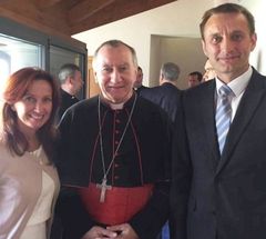 Kryžių kalne lankėsi Vatikano valstybės sekretorius