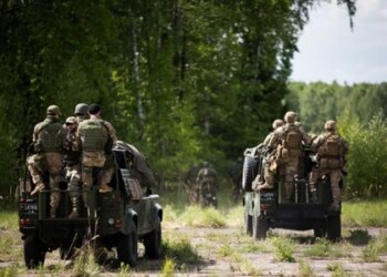 Šiaulių meras stebėjo karių pasirengimą kovoti prieš agresorius