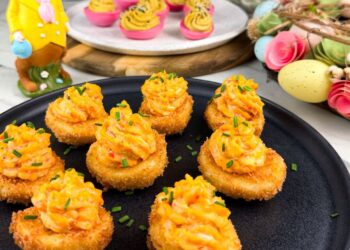 Velykų stalo žvaigždė be didelių išlaidų: „Virtuvė N“ tinklaraštininkė dalijasi 2 įdarytų kiaušinių idėjomis