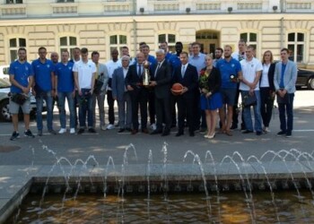 Meras V. Grubliauskas pasveikino „Neptūno“ krepšininkus