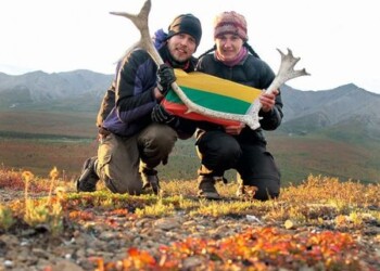 Keliaudami aplink pasaulį  atrado vienas kitą