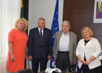 Mažeikiuose viešėjo gimnazijos steigėjo Merkelio Račkausko vaikaitis Tomas Venclova