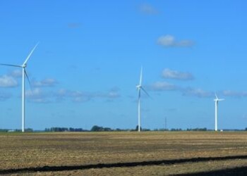 Atidarytas pirmasis 8 vėjo elektrinių parkas Jurbarko rajone