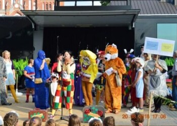 Knygų personažai rinkosi Gruzdžiuose