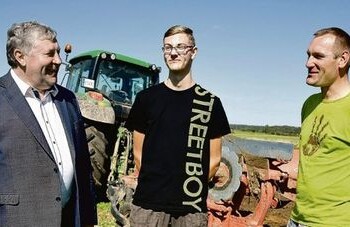 Kuršėnų ūkininkas  džiaugiasi  geru derliumi