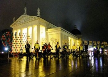 Dviratininkus palydi jonvabaliai