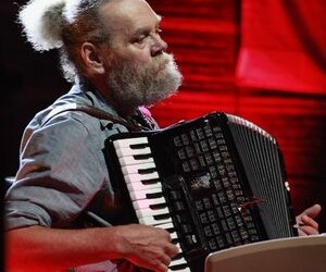 Nidoje Andrių Kulikauską sveikins draugai