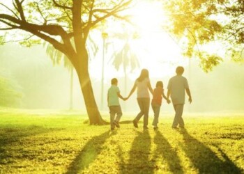 Ką liaudies daina pasakoja apie šeimą? Interviu su dr. Brone Stundžiene