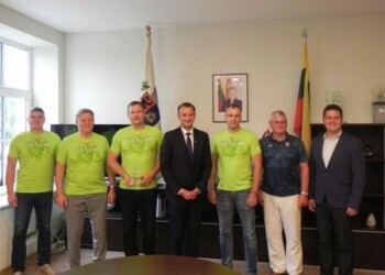 Šiaulių meras palydėjo lengvaatlečius į Rio de Žaneiro parolimpines žaidynes