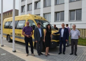 Nauji mokykliniai (geltonieji) autobusai atrieda į gimnazijas