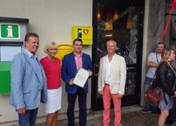 Pristatytas pirmasis išorinis defibriliatorius