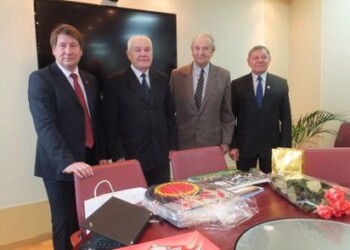 Pasveikino Garbės pilietį