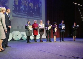 Iškilmingai pagerbti Metų mokytojai