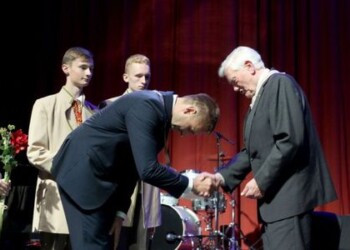 Šiaulių miesto garbės piliečiui Valdui Adamkui – 90